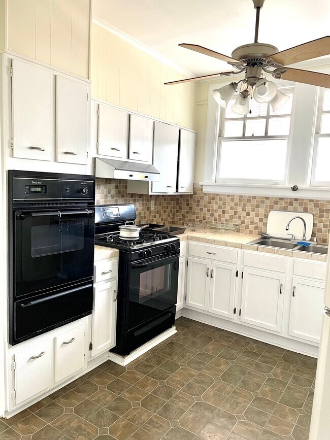 Kitchen - 1215 Valmont St
