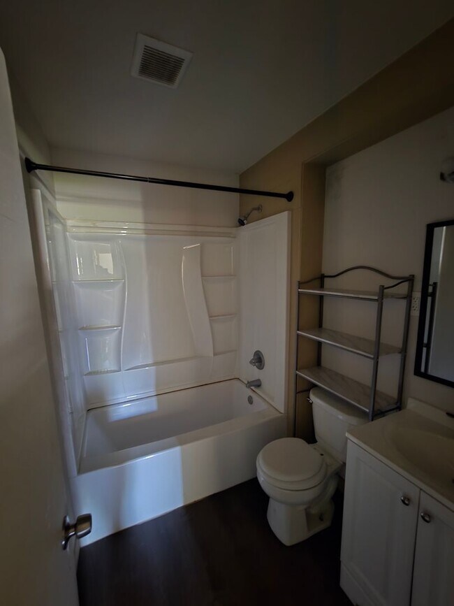 Foto del edificio - 3 bedroom 1 bath house