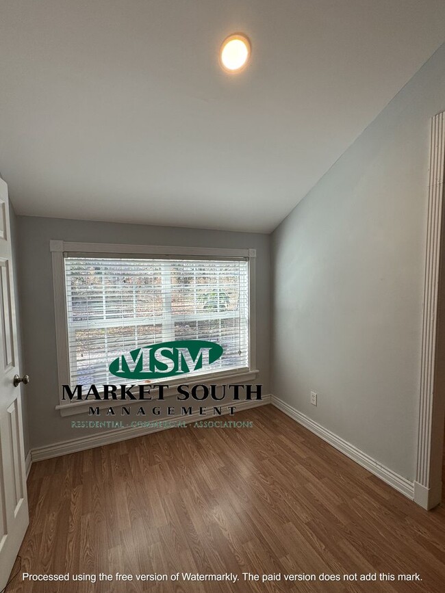 Building Photo - ***APPLICATION PENDING*** Coffee Bluff Charm