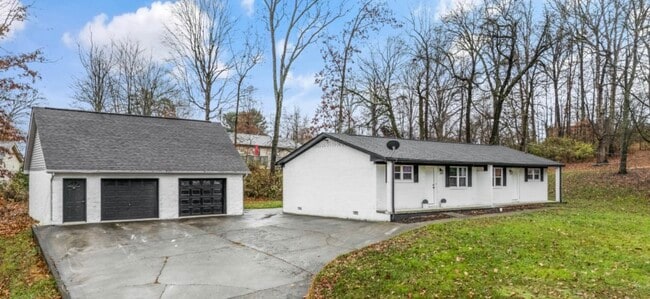 Building Photo - 680 Roddy Dr