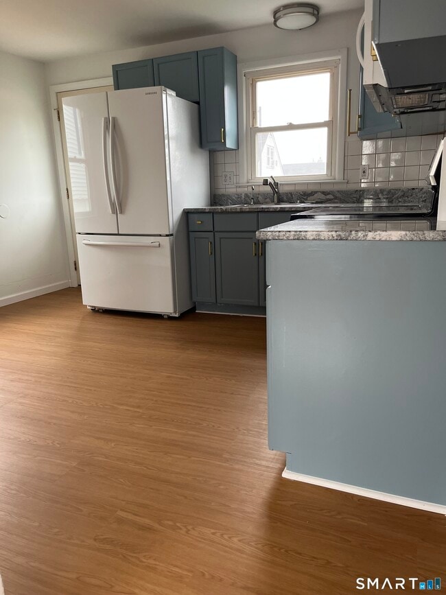 Building Photo - 341 Truman St