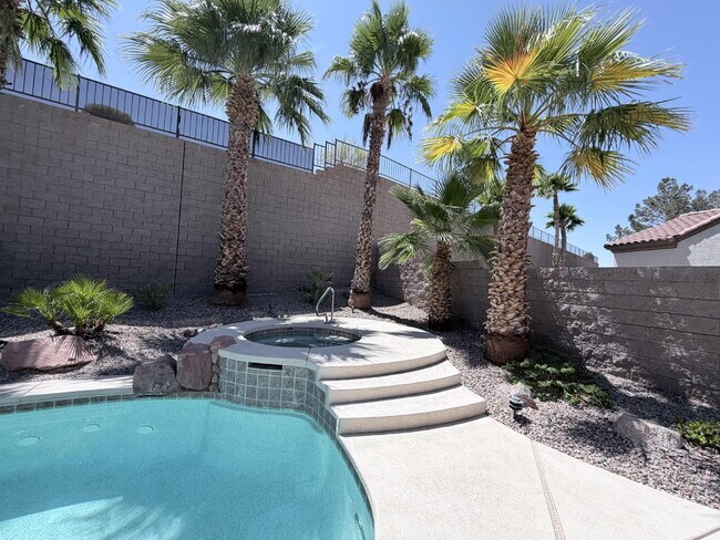 Building Photo - Sun City Anthem Single-Story with Private Pool, Spa & Courtyard