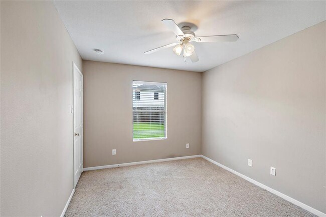 Building Photo - 7311 Foxshadows Ln