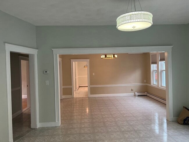 Building Photo - 46 Linwood St