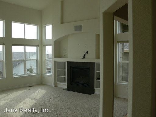 Building Photo - 864 Tarpan Pl