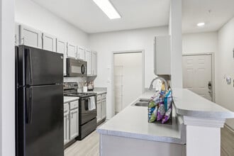 Building Photo - Grove on Southlake