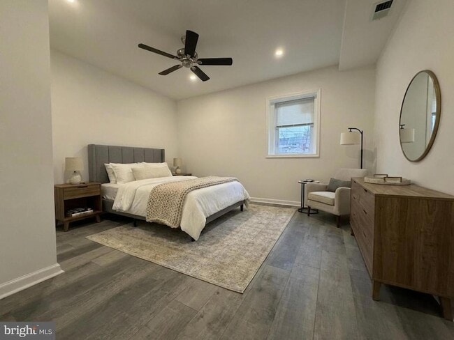 Building Photo - 45 E High St