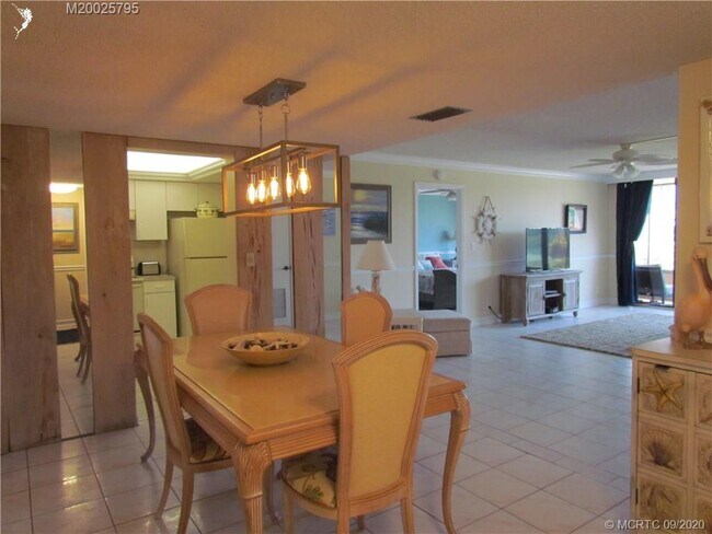Foto del edificio - 1357 NE Ocean Blvd