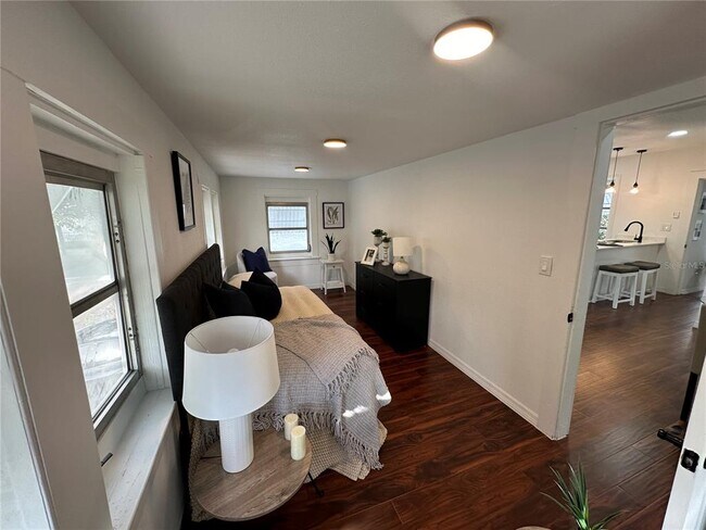 Foto del edificio - 6506 N Wellington Ave