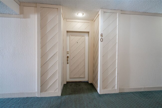 Building Photo - 6717 Friars Rd