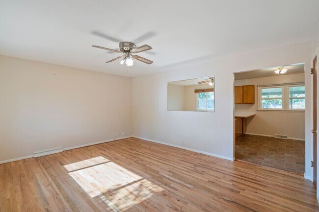 Foto del edificio - 3 Bedroom Brick Ranch