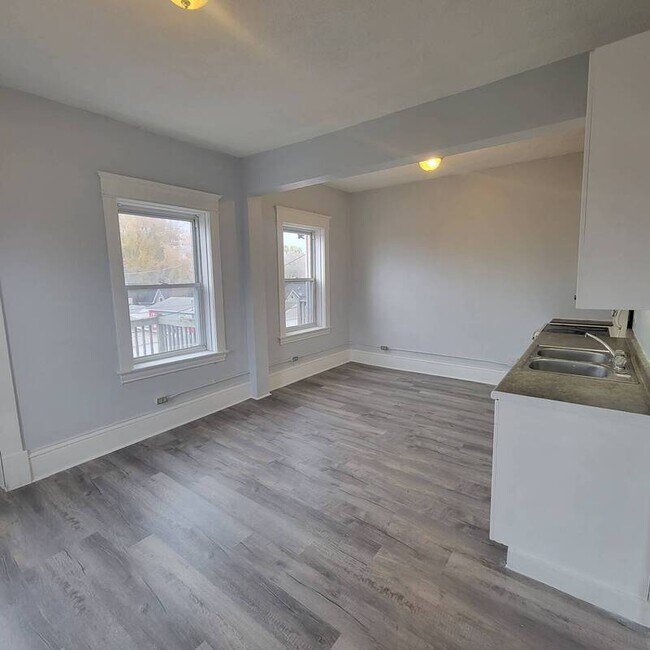 Foto del edificio - 597 Blair Ave