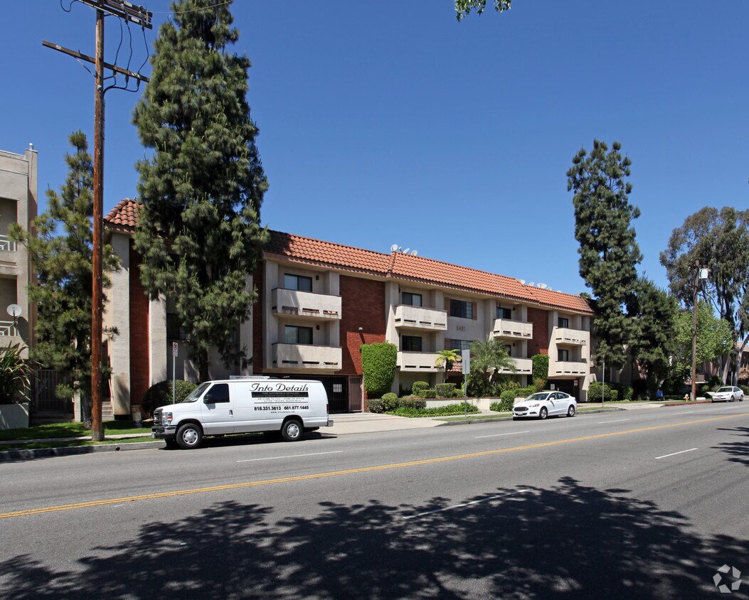 Building - 5421 Kester Ave