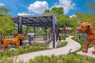 Two dog parks - AMLI Treehouse