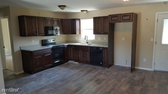 Building Photo - 4 br, 2 bath House - 4121 W Zoo Blvd