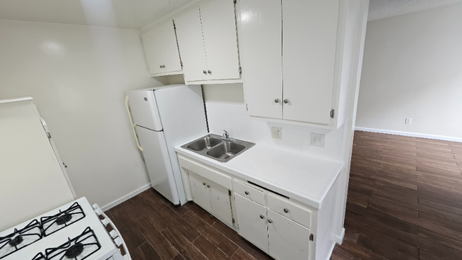 Foto del edificio - 866 W 126th St