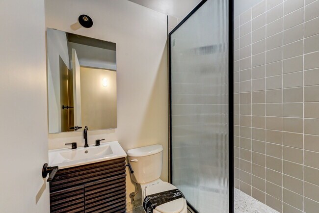 Foto del edificio - 619 N 35th St