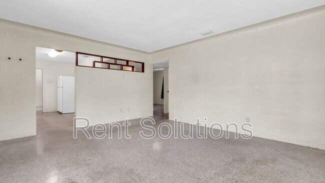 Building Photo - 1209 Alcazar Way S