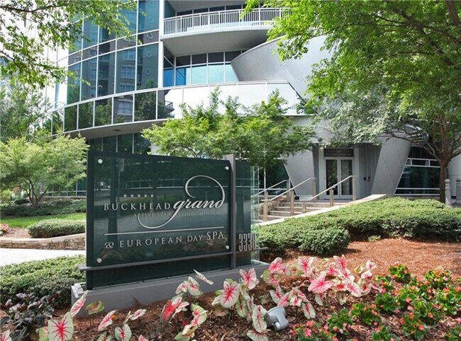 Building Photo - 3338 Peachtree Rd NE