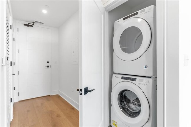 Foto del edificio - 788 West Marietta St NW