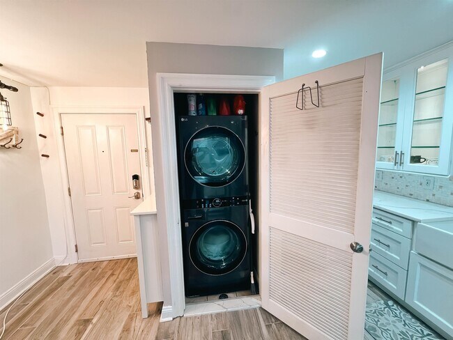 Building Photo - 1720 New York Ave