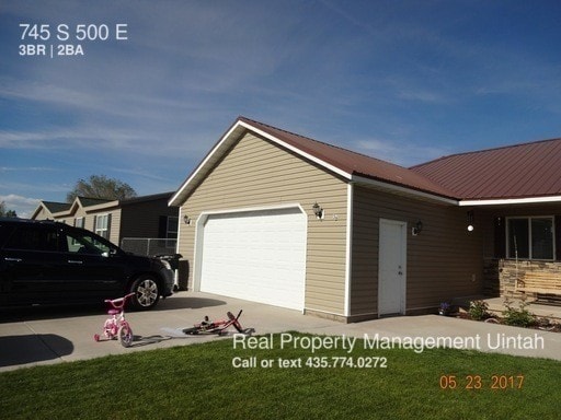 Building Photo - Pet Friendly Roosevelt Home