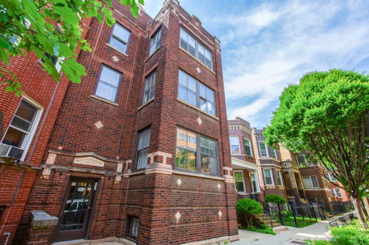 1104 N Oakley Blvd Unit 3, Chicago, IL 60622 Condo for Rent in Chicago, IL