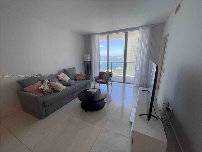 Foto del edificio - 1300 Brickell Bay Dr