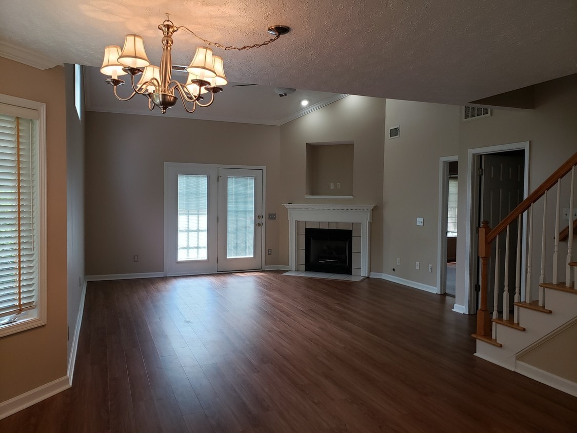 Foto del edificio - 2231 Whitney Ct