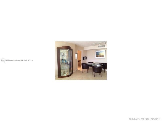 Foto del edificio - 9195 Collins Ave