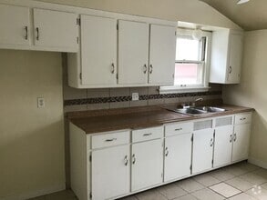 Building Photo - 3139 N 44th St