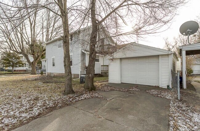 Foto del edificio - 3725 Leybourn Ave