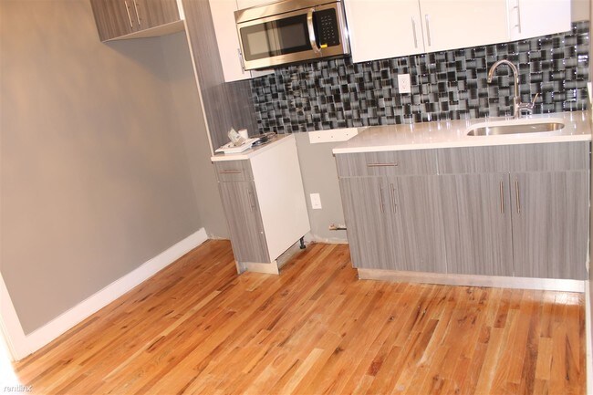 Foto del edificio - 2 br, 1 bath Apartment - 2076 Dean St