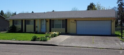 Building Photo - 680 W Isabella St