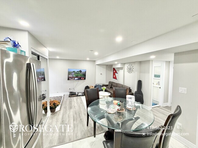 Photo du bâtiment - Cozy 1-Bedroom Basement Apartment in Desir...