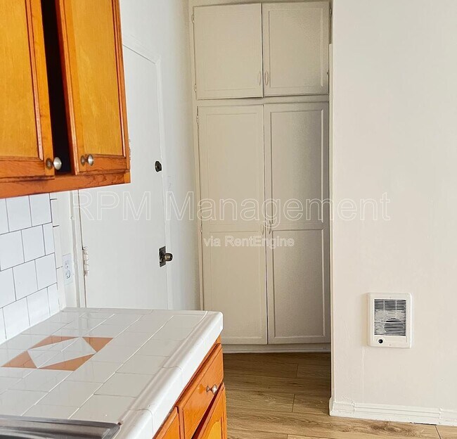 Foto del edificio - 619 Normandie Ave