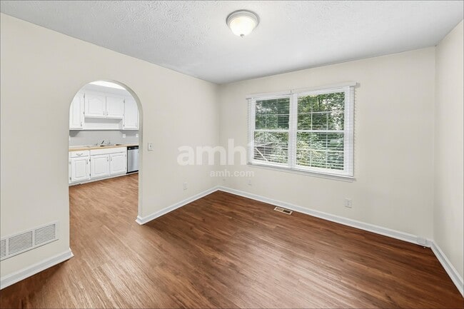 Building Photo - 468 Springfield Dr