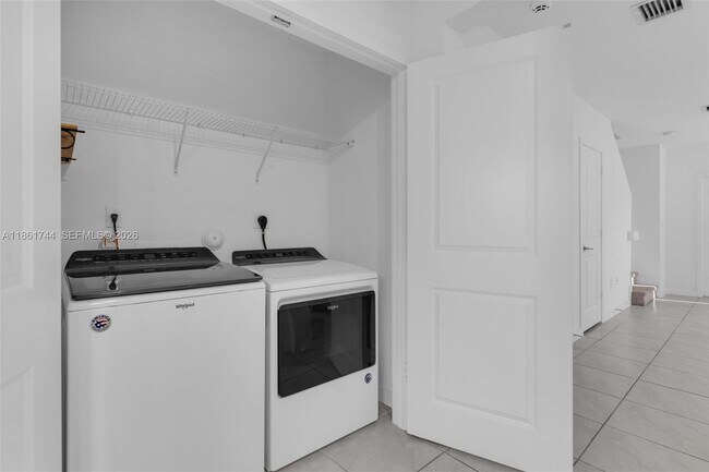 Foto del edificio - 540 NE 5th Ter