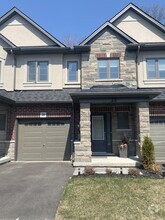 Building Photo - 324 Equestrian Way