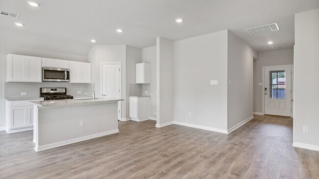 Foto del edificio - 6805 Cane Strip Ct