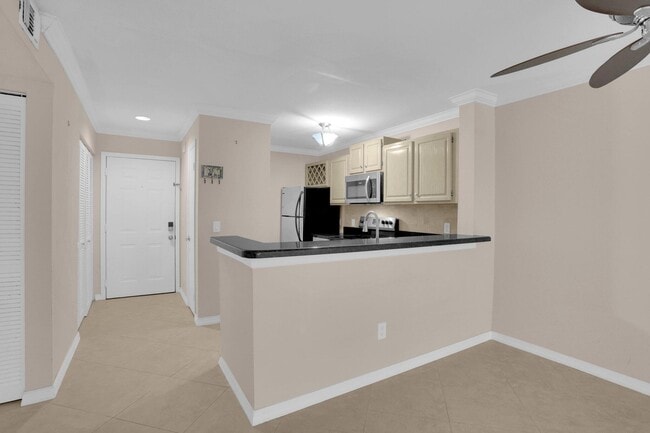 Building Photo - 1825 Palm Cove Blvd