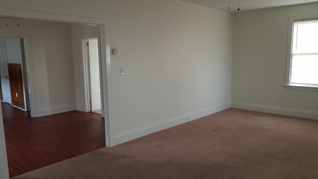 Building Photo - 1101 Rana Villa Ave