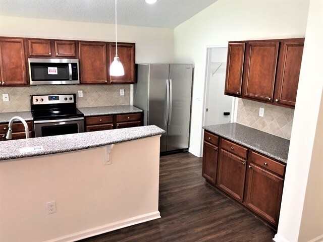 Building Photo - 75323 Ravenwood Drive