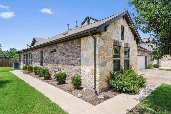 Building Photo - 2304 S Lakeline Blvd
