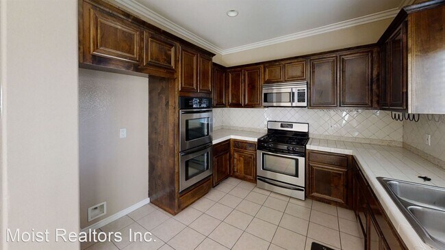 Building Photo - 4 br, 3 bath House - 12432 Fremont St