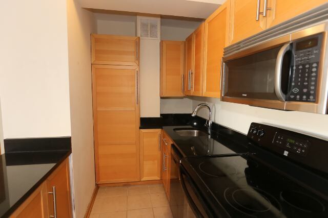 Foto del edificio - 4180 N Marine Dr