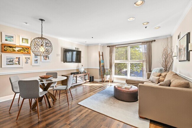 Foto del edificio - 70 ADAMS St