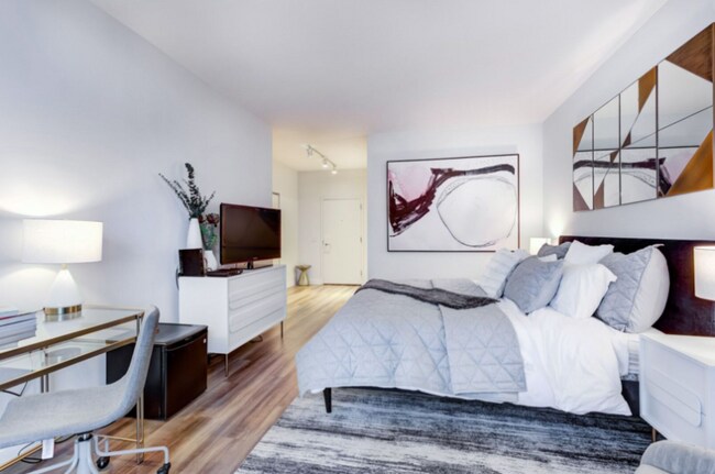 Photo - 847 W Blackhawk St Apartment