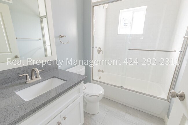 Foto del edificio - 1352 E 23rd St