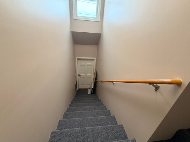 Building Photo - 116 E Main St